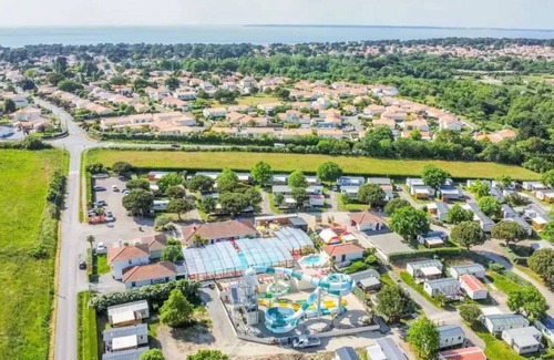 Tharon-Plage House | Camping - Parc aquatique - ccageii