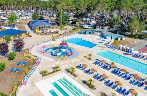 Saint-Julien-en-Born House | Camping - Funpass inclus - Piscine - ccaegd0