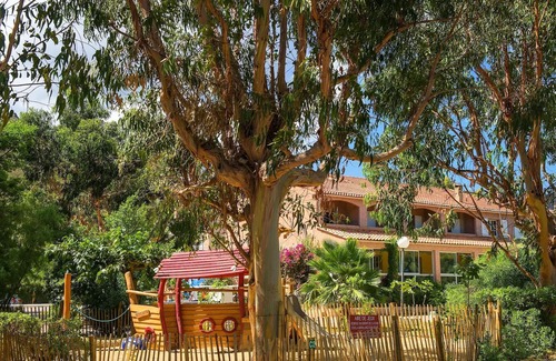 Saint-Florent House | Comfort Mobile Home at Camping Kalliste with Spa & Kitchen