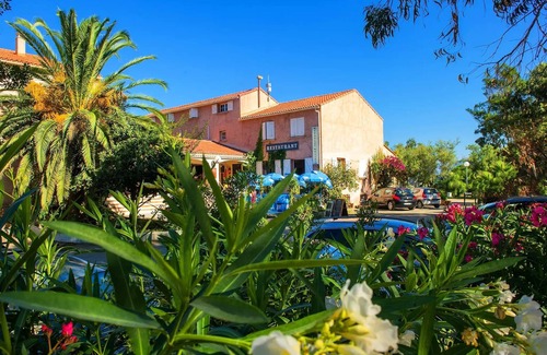 Saint-Florent House | Comfort Mobile Home at Camping Kalliste with Spa & Kitchen