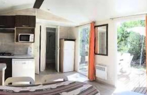 Canet-de-Salars House | Explore Comfort at Camping Le Caussanel: Family-Friendly Cottages