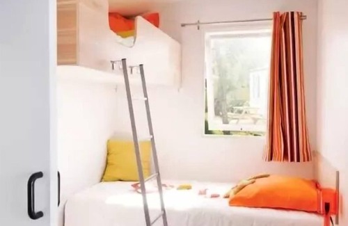 Canet-de-Salars House | Family-Friendly Comfort at Camping Le Caussanel****