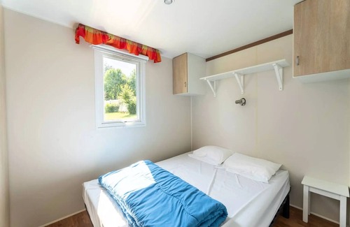 Canet-de-Salars House | Relax at Camping Le Caussanel with Air Conditioning & Spa