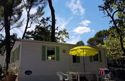 Peynier House | Cozy Camping le Devançon: Oceanfront Mobile Home for 4