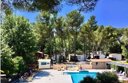 Peynier House | Cozy Camping le Devançon: Oceanfront Mobile Home for 4