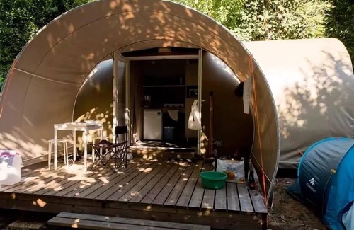 Marcillac-Saint-Quentin House | Unique Coco Sweet Mobile Home at Camping Le Pont de Mazerat