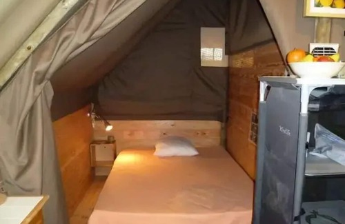 Marcillac-Saint-Quentin House | Unique Camping Le Pont de Mazerat with Cozy Cabane Toilée