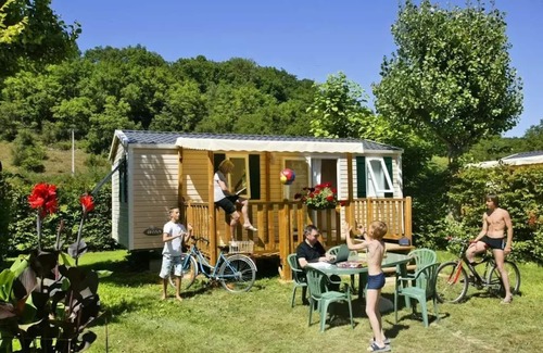 Marcillac-Saint-Quentin House | Family-Friendly Camping Le Pont de Mazerat: Mobile Home Stay