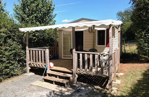 Marcillac-Saint-Quentin House | Comfortable Mobile Home at Camping Le Pont de Mazerat