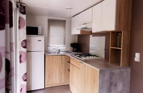 Saint-Laurent-de-Medoc House | Experience Comfort at Camping Le Paradis - Mobile Home Jasmin