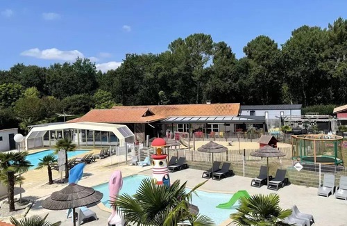 Saint-Laurent-de-Medoc House | Experience Comfort at Camping Le Paradis - Mobile Home Jasmin