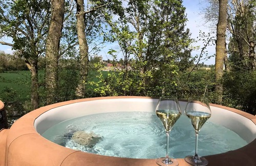 Saint-Leu-dEsserent House | Experience Camping Le Pré des Moines: Cozy Wooden Bubble Retreat