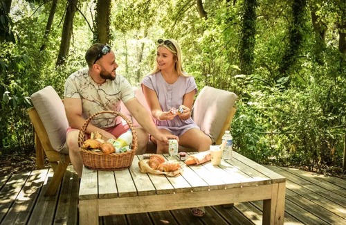 Saint-Leu-dEsserent House | Experience Camping Le Pré des Moines: Cozy Wooden Bubble Retreat