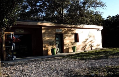 Chatillon-en-Diois House | Family-Friendly Camping Le Lac Bleu: Air-Conditioned Lakeside Stay