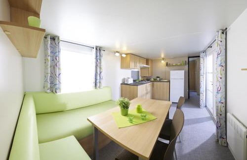 Villevaude Hotel | Discover Camping Le Parc de Paris: Pet-Friendly Oasis