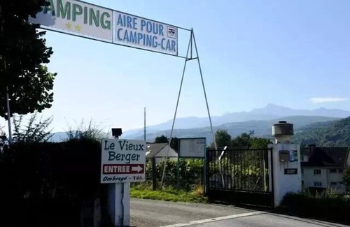 Lourdes House | Pet-Friendly Mobile Home at Campsite Le Vieux Berger