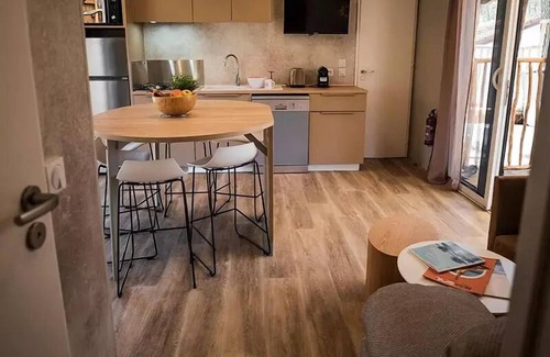 Messanges House | Eco Mobile Home at Camping Le Vieux Port with Ocean Views
