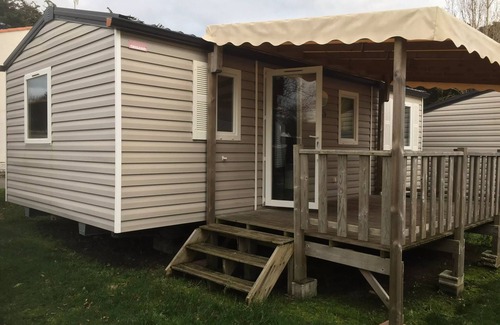Les Moutiers-en-Retz House | Oceanfront Retreat at Camping Les Brillas - 4-Room Mobile Home