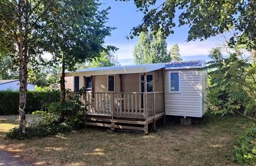 Pont-de-Poitte House | Family-Friendly Camping Les Pêcheurs with Spa & Breakfast