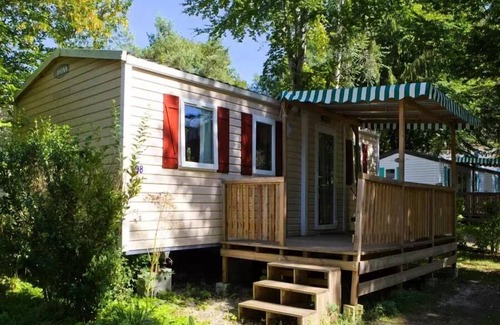 Pont-de-Poitte House | Family-Friendly Camping Les Pêcheurs with Spa & Breakfast
