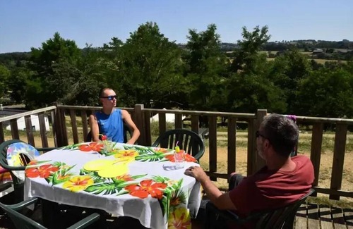 Pont-de-Salars House | Unforgettable Stay at Camping Les Terrasses du Lac: 4-Room Mobile Home