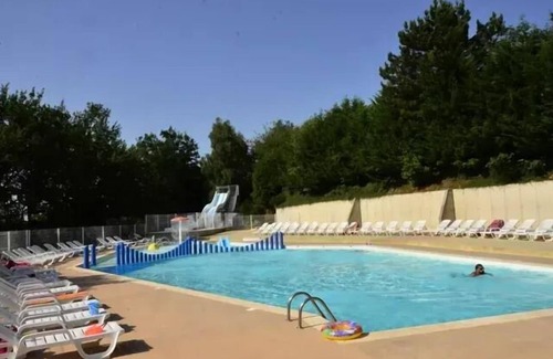Pont-de-Salars House | Unforgettable Stay at Camping Les Terrasses du Lac: 4-Room Mobile Home