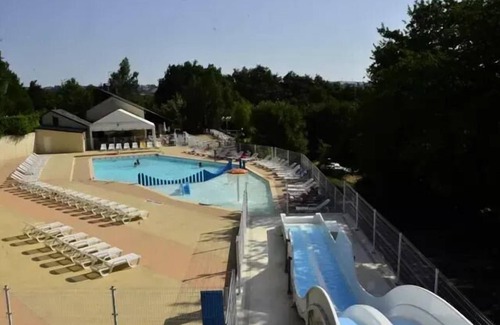 Pont-de-Salars House | Unforgettable Stay at Camping Les Terrasses du Lac: 4-Room Mobile Home
