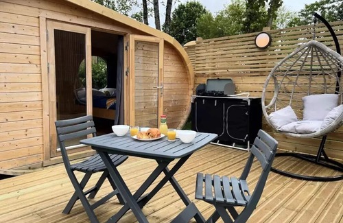 Talmont-Saint-Hilaire Cabin | Unique Hobbit Hut Experience at Camping maeva Escapades
