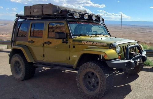 Olde Carlsbad House | Adventure-Ready Jeep: Explore Anywhere with Ease
