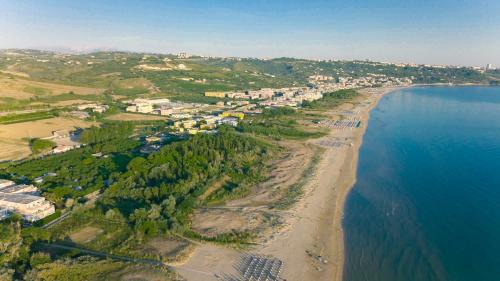 Marina di Vasto Resort | Pet-Friendly Camping & Residence Il Pioppeto with Ocean View