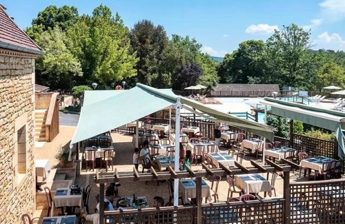 Sainte-Nathalene House | Comfort at Camping Romanée Les Grottes de Roffy