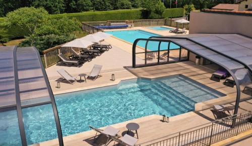Rouffignac-Saint-Cernin-de-Reilhac Resort | Pet-Friendly Camping Rouffignac-St-Cernin with Pool & Hot Tub