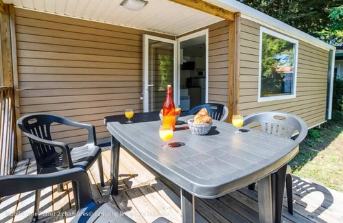 L'Aiguillon-sur-Vie House | Cozy Mobil Home at Camping Ushuaïa with Ocean Views