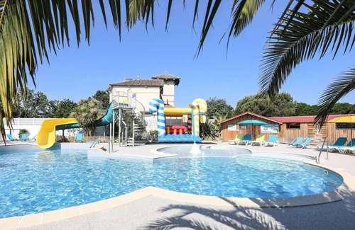 L'Aiguillon-sur-Vie House | Cozy Mobil Home at Camping Ushuaïa with Ocean Views