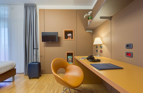 San Donato-San Vitale Hotel | Discover Camplus Bononia: Family-Friendly with Top Amenities