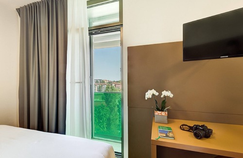 San Donato-San Vitale Hotel | Discover Camplus Bononia: Family-Friendly with Top Amenities