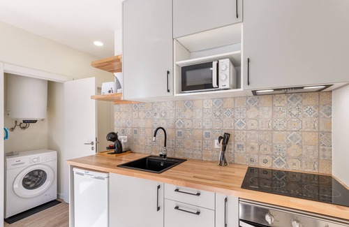 Braga Apartment | Relaxing Campo das Hortas Apartments with Spa & Kitchen