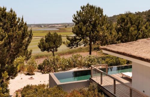 Carvalhal Villa | Relax at Campo de Arroz: Family-Friendly with Pool Access