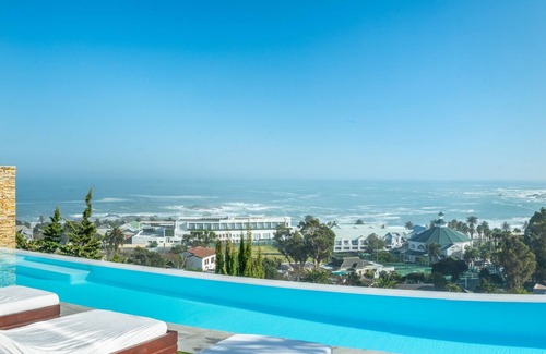 Camps Bay Villa | Experience Camps Bay Panoramic Sea View with Infinity Pool