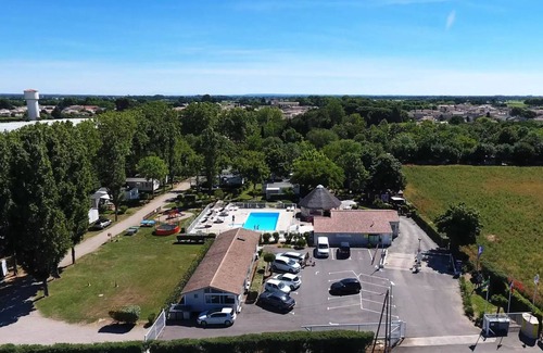 Lansargues House | Cozy Coco Sweet Retreat at Campsite Flower le Fou du Roi