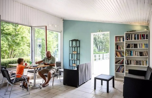Badefols-sur-Dordogne House | Relaxing Mobile Home at Camping Les Bö-Bains with River View
