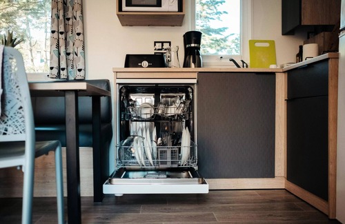 Puy-l'Eveque House | Family-Friendly Campsite L'Evasion with Spa & Kitchen