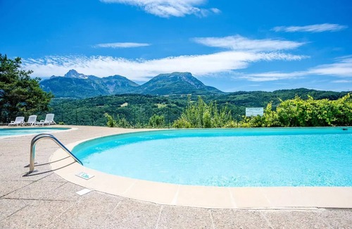 La Salle-en-Beaumont House | Cozy Lodge Tent at Campsite Le Champ Long - Ideal for Families