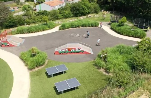 Les Sables d'Olonne Apartment | Oceanfront Retreat at Campsite Le Bel Air - Family Studio