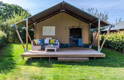 Puyravault RV Rental | Campsite Le Merval * - 3-room safari tent for 4 people Without sanitary facilities