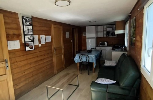 Licques Ski Chalet | Experience Nature at Camping Pommiers Des 3 Pays Chalet