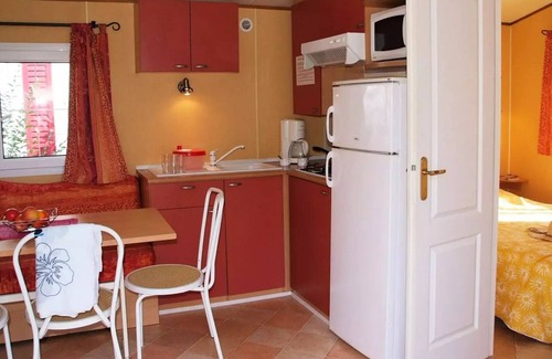 Saint-Auban House | Comfortable Mobile Home for 6/8 at Campsite Tikayan