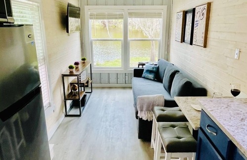 Albrightsville RV Rental | Discover Camptel Poconos: Tiny Homes with Hot Tub & Dining