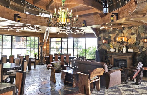 Talisay Hotel | Relax at Campuestohan Highland Resort with Pool & Dining