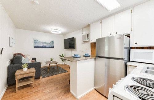 Norman House | Discover Campus Corner Cabana: Pet-Friendly Oasis